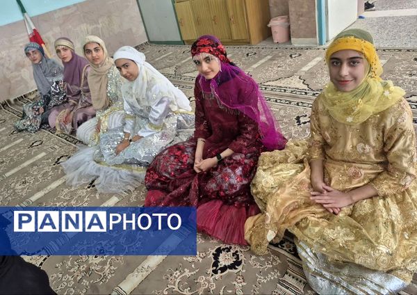 جشن باشکوه پیروزی انقلاب در آموزشگاه‌های مروست