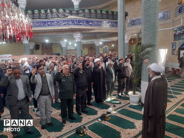 غبارروبی و عطرافشانی مزار شهدای شهر باخرز