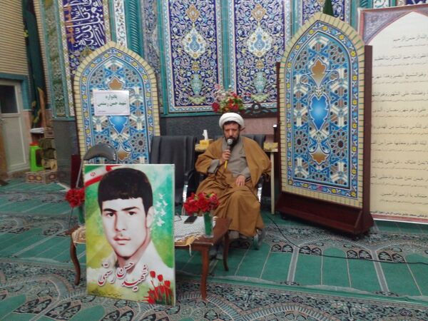 شرکت دانش آموزان دبستان هدی یک  در یادواره شهید حسن رستمی