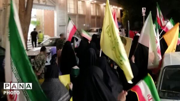 حضور پرشور مردم در تجمع انقلابی، صحنه‌ای از همبستگی و ایستادگی