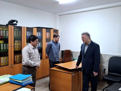 حضور صمیمی مدیر آموزش و پرورش منطقه ۱۸ در تعدادی از واحد‌های اداری آموزش و پرورش منطقه 