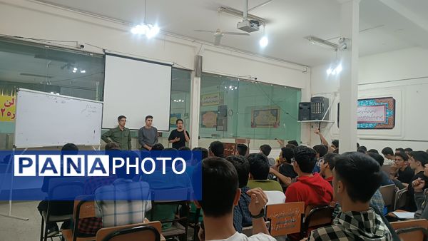 جلسه تبادل تجربه با رتبه ۵ کنکور در دبیرستان شاهد ابوذر غفاری 