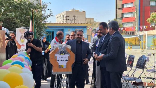 آیین متمرکز استانی جشن عاطفه‌ها‌ در دبیرستان فرزانگان یک ناحیه یک کرج 