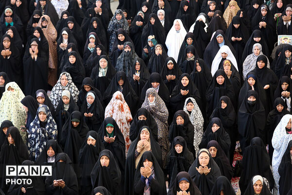 اقامه نماز عید سعید قربان در حرم حضرت معصومه(س)