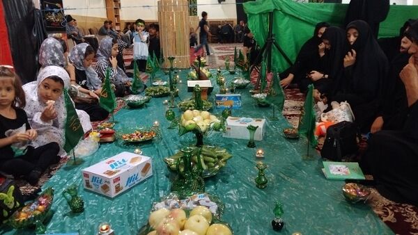 برپایی سفره حضرت‌رقیه (س) در شهر وردنجان