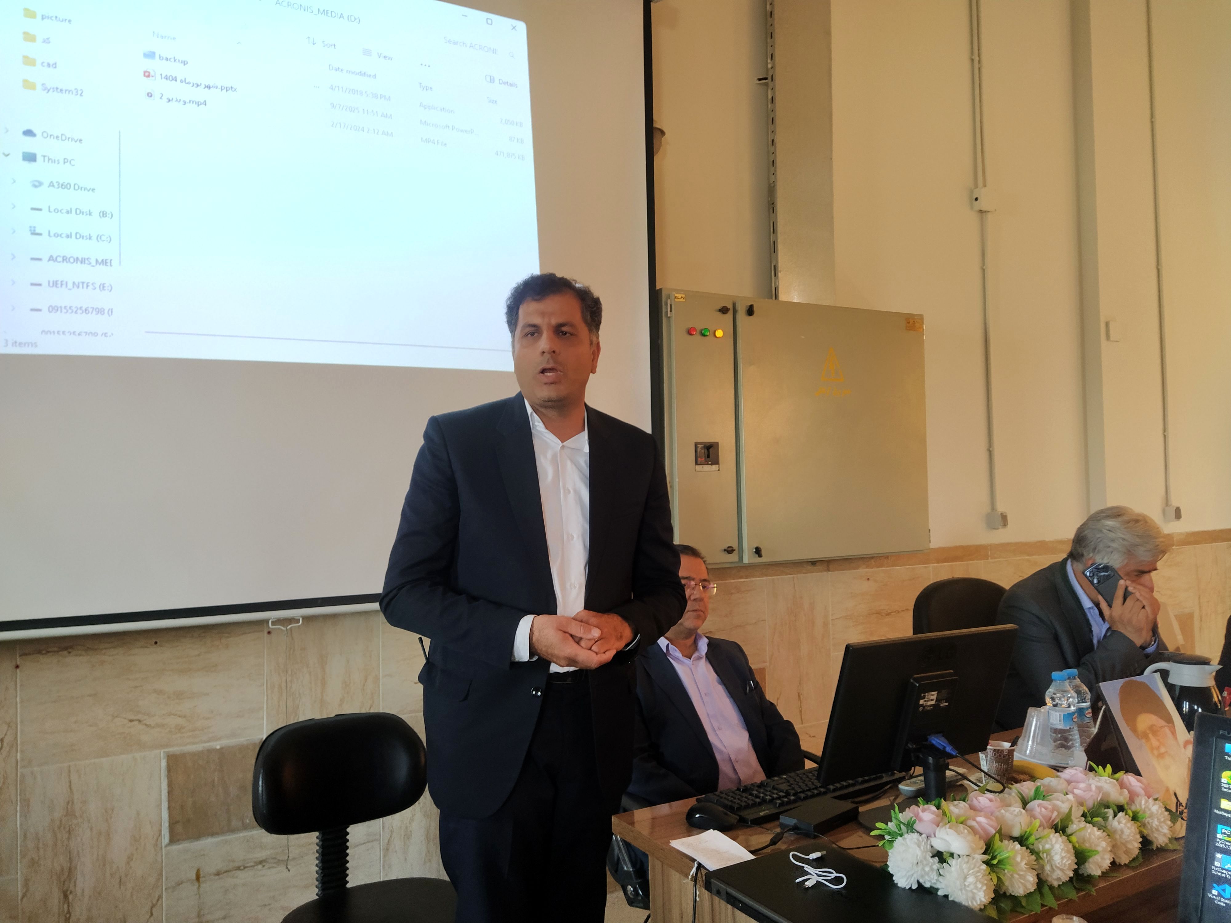 اولویت توانمندسازی هنرجویان در صنعت، محور اصلی پروژه مهر هنرستان دارالفنون ناحیه ۶ مشهد
