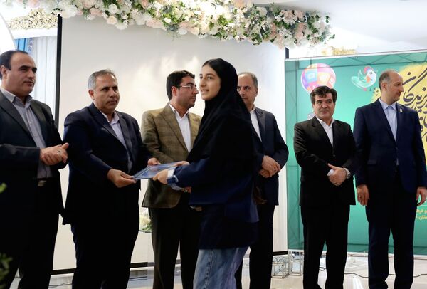 آیین تجلیل از برگزیدگان جشنواره‌های فرهنگی و هنری شمال‌غرب کشور در تبریز