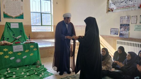 محفل انس‌ با قرآن آموزشگاه فاطمة الزهرا و فجر شهرستان هوراند با عطر مهدوی