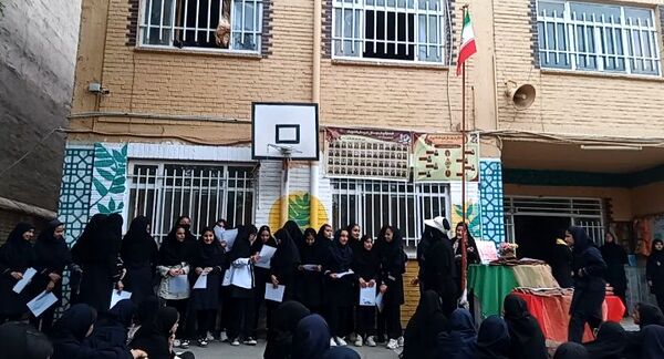 مراسم تجلیل از برترین های علمی ، آموزشی و پرورشی دبیرستان دانشور یک