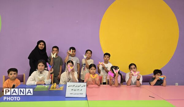 دنیایی از رنگ‌ها و تخیل در دستان کوچک کودکان