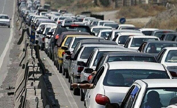ترافیک در محورهای هراز و ورودی کرج سنگین است