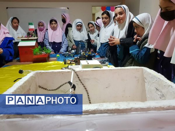 نمایشگاه آثار پژوهشی دانش آموزان رودهن