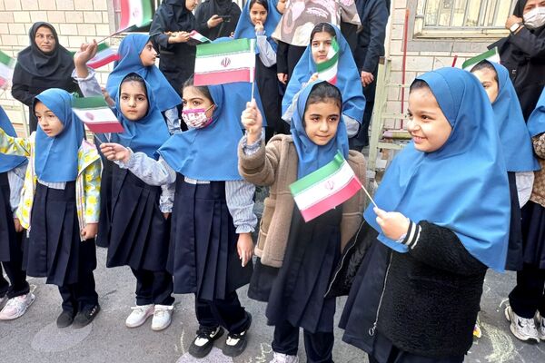 برپایی جشن وعده صادق۲ در مدارس رودهن 