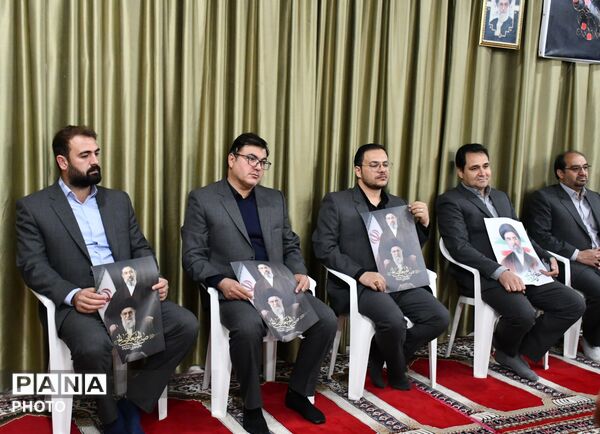  بیعت فرهنگیان آموزش و پرورش مه ولات با رهبر جمهوری اسلامی ایران