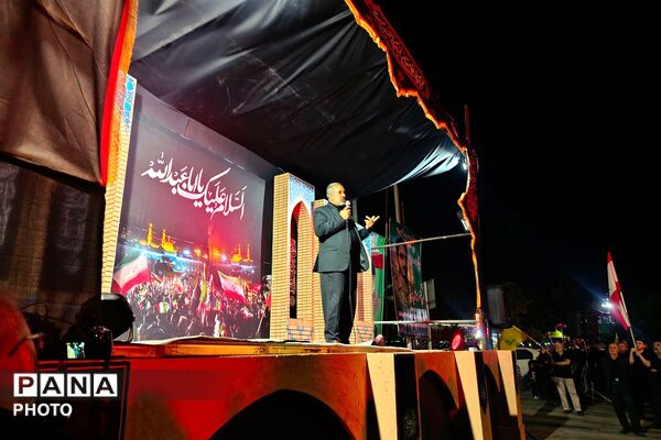 شبِ ۱۱۱؛ تبلورِ همدلی و آرامش در میدان شهید بروجردی