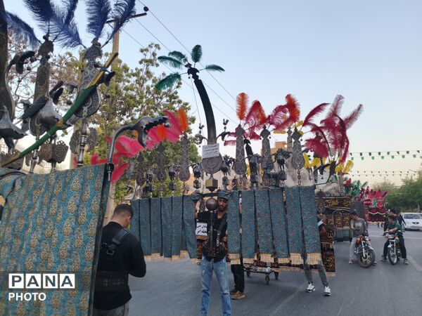  کاروان عظیم نوجوان کربلا در خیابان پروین 