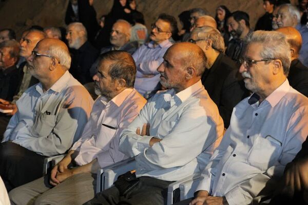 شبی با شاهدان؛ دورهمی پیشکسوتان و رزمندگان دفاع مقدس در قدمگاه شهدا پیشوا