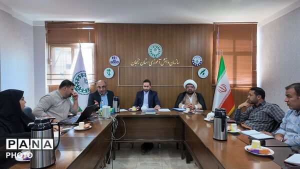 نشست هماهنگی برگزاری جشن عاطفه‌ها با حضور مسئولان و کارشناسان فرهنگی در زنجان