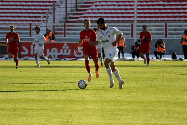 بازی تراکتور و ملوان در تبریز