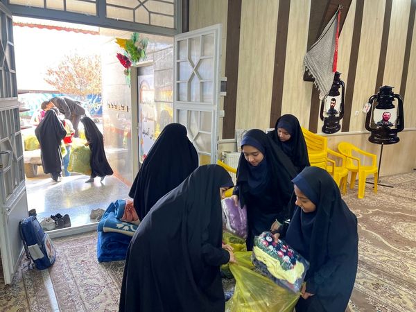 همایش ایران همدل در دبستان غیردولتی امام حسین(ع)