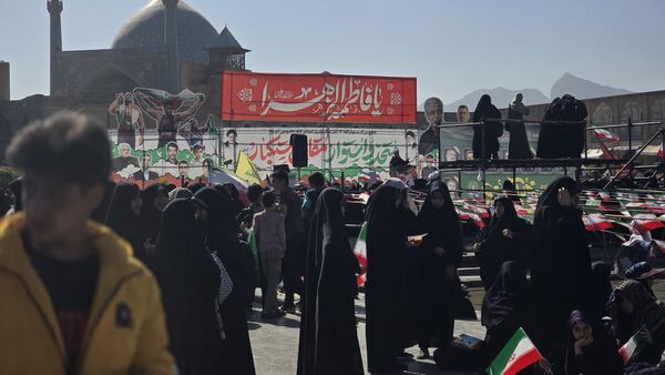راهپیمایی باشکوه روز ۱۳ آبان در میدان امام خمینی(ره) اصفهان 