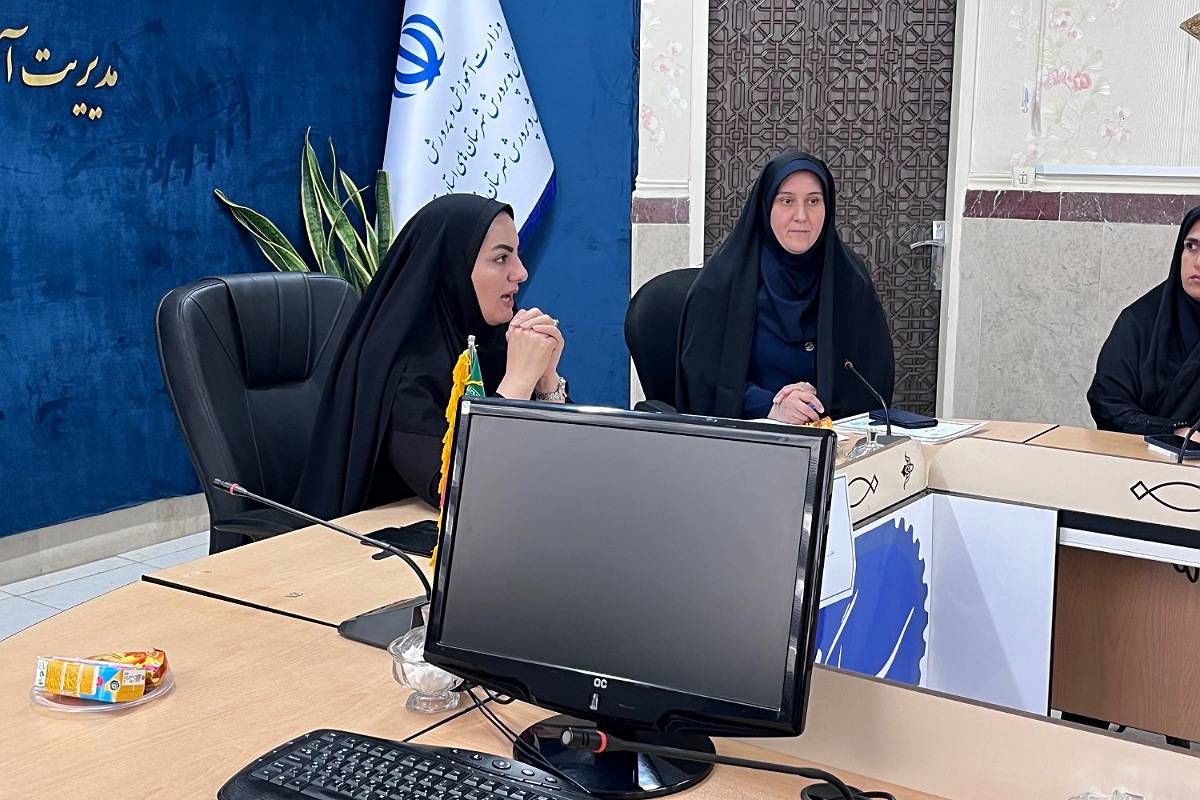 جلسه عفاف و حجاب با موضوع نقش زن در دفاع از حریم ولایت و زیست عفیفانه