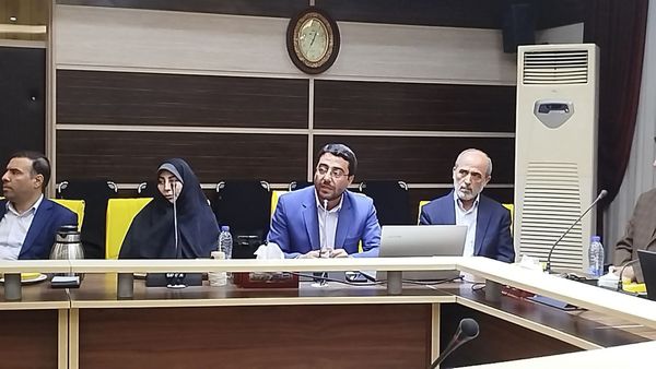 نشست هم‌اندیشی اساتید قرآنی با مسئولان وزارت آموزش و پرورش در تبریز