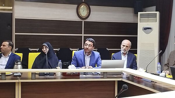نشست هم‌اندیشی اساتید قرآنی با مسئولان وزارت آموزش و پرورش در تبریز
