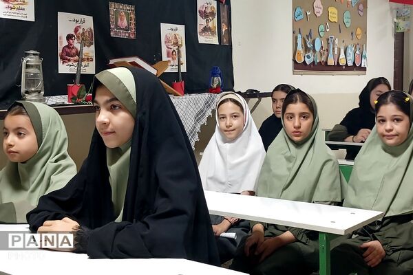 تجلیل از برگزیدگان جشنواره هنری فردا و المپیاد ورزشی در دبستان رضوان بهارستان‌دو