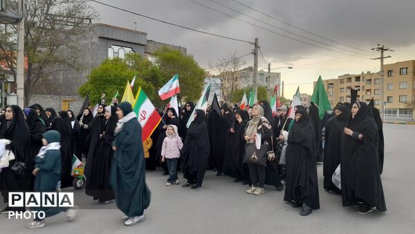حضور مردم محله  جاهدشهر و مسجد قائم‌المهدی  در مراسم اربعین شهادت آیت‌الله سید علی خامنه‌ای
