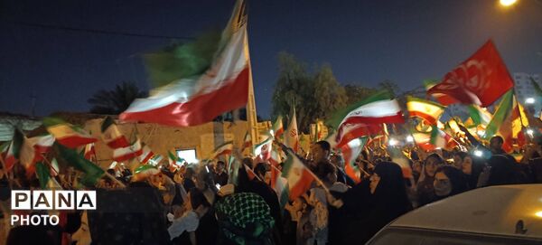 تجمع باشکوه مردم بندرعباس در حمایت از رهبری انقلاب