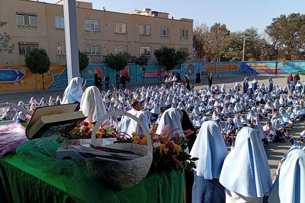 حضور خادمین امام رضا (ع) در دبستان دخترانه آیین روشن