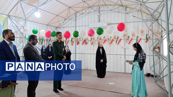 رویداد «مدرسه‌ انقلاب» در دبیرستان شاهد شهید مصلحی میناب