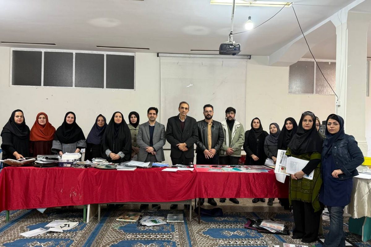 مسابقات فرهنگی و هنری  در دبیرستان شهید تاجیک بهارستان دو