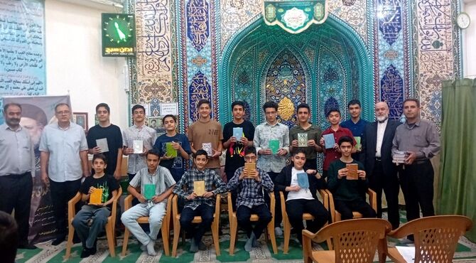 جشن تکلیف و تقدیر از برترین های دبیرستان زنده یاد مظهری