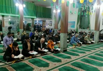 ضیافت افطار و محفل انس با قرآن در مسجد پنج تن سملقان