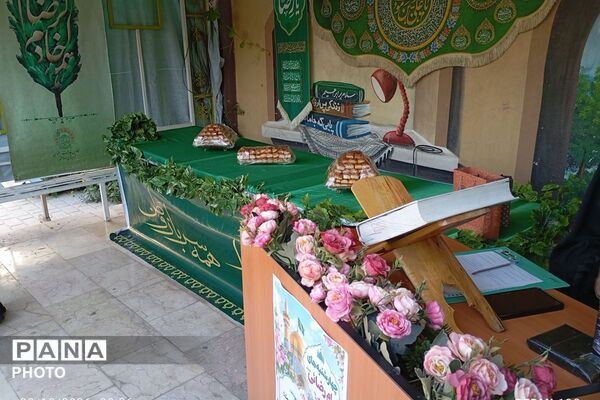 چهارشنبه‌های امام رضایی با حضور خادمان حرم در مدرسه مشکوة نور 