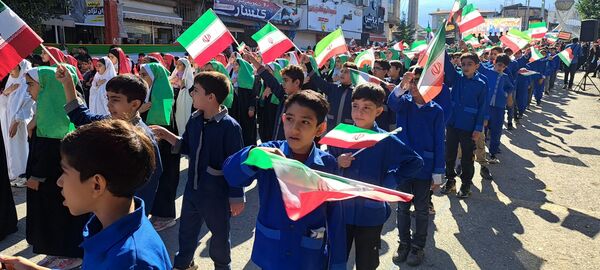 راهپیمایی روز دانش‌آموز در گلوگاه 