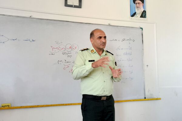 گرامیداشت هفته نیروی انتظامی در مدرسه یادگار امام ورامین