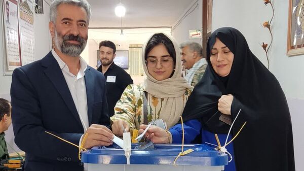 حضور پرشور مردم لرستان پای‌صندوق‌های رأی‌گیری