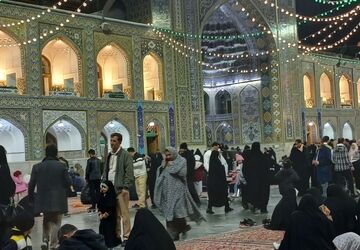 عهد عاشقانه کودکان و زائران رضوی با امام زمان(عج) در شب نیمه شعبان