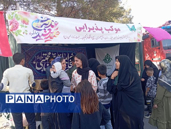 اجتماع مردم شهرستان بیرجند در مهمانی کیلومتری عید غدیر 