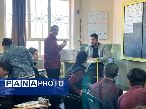  بیست و هفتمین دوره انتخابات شورای دانش‌آموزی در دبیرستان نمونه آیت‌الله خامنه‌ای کاشمر