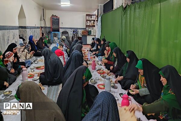 سفره های ساده افطاری در شهر بار نیشابور