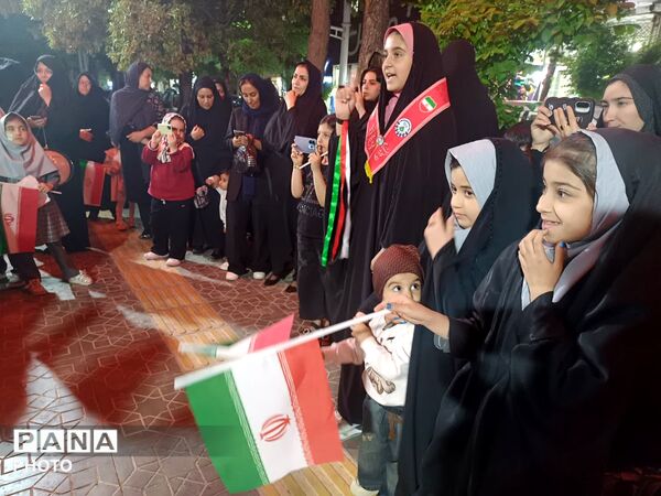 نقش‌آفرینی پیشتازان دبستان بنیاد ۱۵ خرداد در موکب سازمان دانش‌آموزی ابرکوه