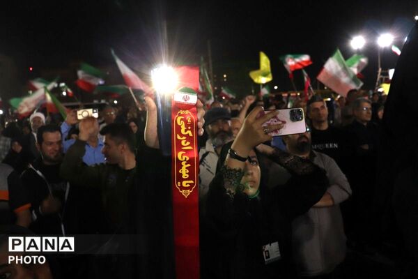  تقدیر از نخبگان آینده‌ساز اسلامشهر، در حاشیه تجمعات شبانه