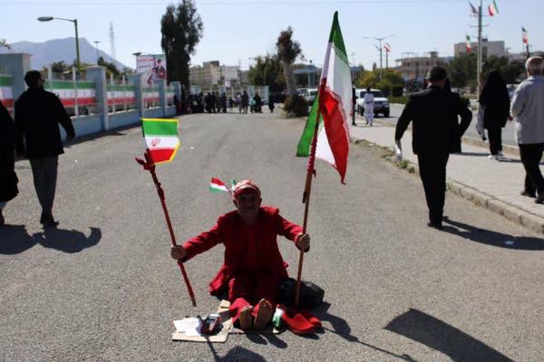 حضور پرشور دانش‌آموزان گچساران در راهپیمایی ۲۲ بهمن