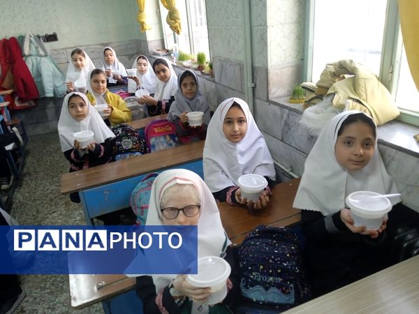 افطاری دانش آموزان روزه اولی مدرسه دخترانه هدی یک شهرستان قدس