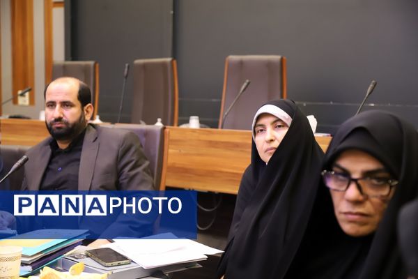  هفتمین جلسه کارشناس مسئولان و کارشناسان قرآن، عترت و نماز مناطق ۱۹گانه شهر تهران