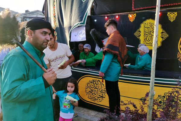 برپایی موکب هایی به عشق امام رضا(ع)